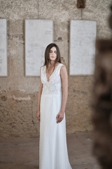 Robe-de-mariee-en-dentelle-Last-Roses-Atelier-Sylvie-Mispouille.